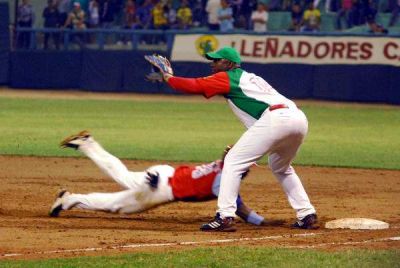 55 SNB: Tigres con paso feroz; Industriales al acecho