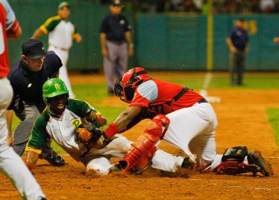 Todo listo para la voz de Play Ball