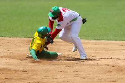 Triple empate en la cima de la 64 Serie Nacional de Bisbol.