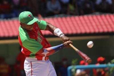 Las Tunas mantiene invicto en play off del beisbol cubano.