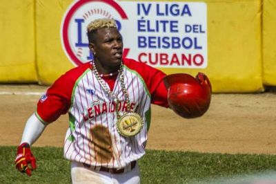 Las Tunas remonta ante Holgu�n y queda a un paso de la final de la IV Liga �lite del B�isbol Cubano.