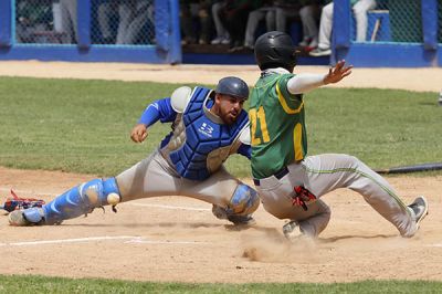 Villa Clara barre a Matanzas y lidera el grupo B en la Serie Nacional Sub-23 de Bisbol.