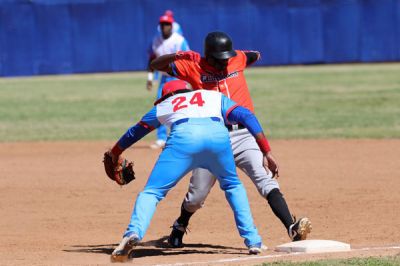 Villa Clara y Pinar del Ro protagonizan barridas en el arranque del Campeonato Nacional Sub-23.