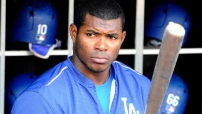 Yasiel Puig recaudar fondos para damnificados por huracanes.