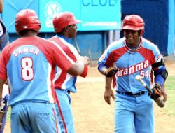 Yoenis Cspedes iguala record de cuadrangulares