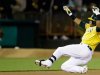 Yoenis Cespedes luce al bate con los Atlticos