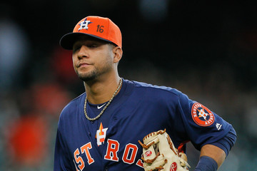 Yuli Gurriel abandona campos de entrenamiento para ver al mdico.