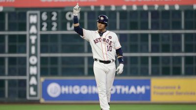 Yuli Gurriel establece marca de Astros al dar hits en seis juegos seguidos.