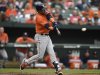 Yulieski Gurriel debuta por la puerta grande en las Mayores.