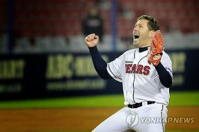Yuniesky Maya concreta un no hit no run en el bisbol de Corea